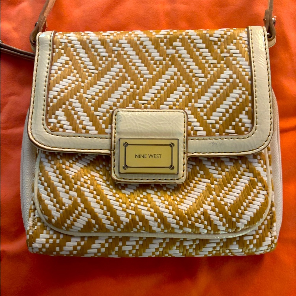 Cute! Woven straw crossbody bag Nine West
